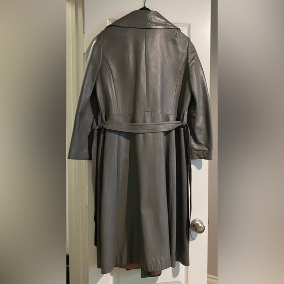 Vintage Grey leather trench coat. EUC no tags fits size large women. - Picture 2 of 6